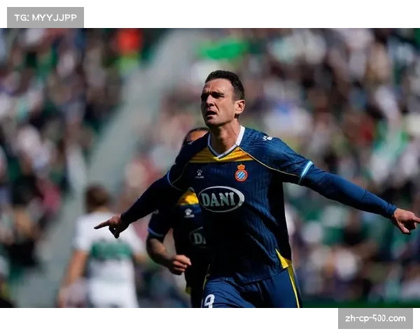 卡洛斯罗梅罗失去往日锐气 西班牙人边卫攻防两端均无亮点